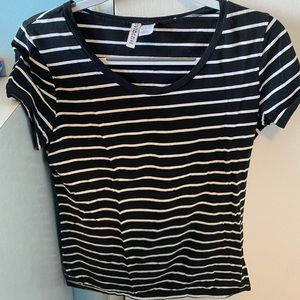 Striped b/w H&M t shirt